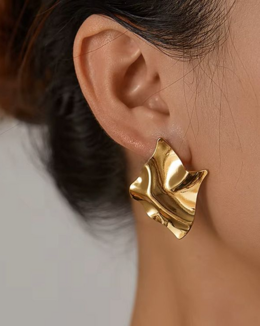 Gold Crumpled Metal Stud Earring