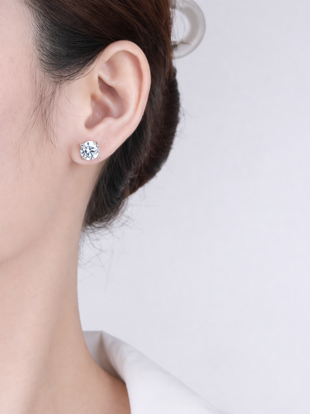 925 Sterling Silver Moissanite Round Brilliant Cut Stud Earrings