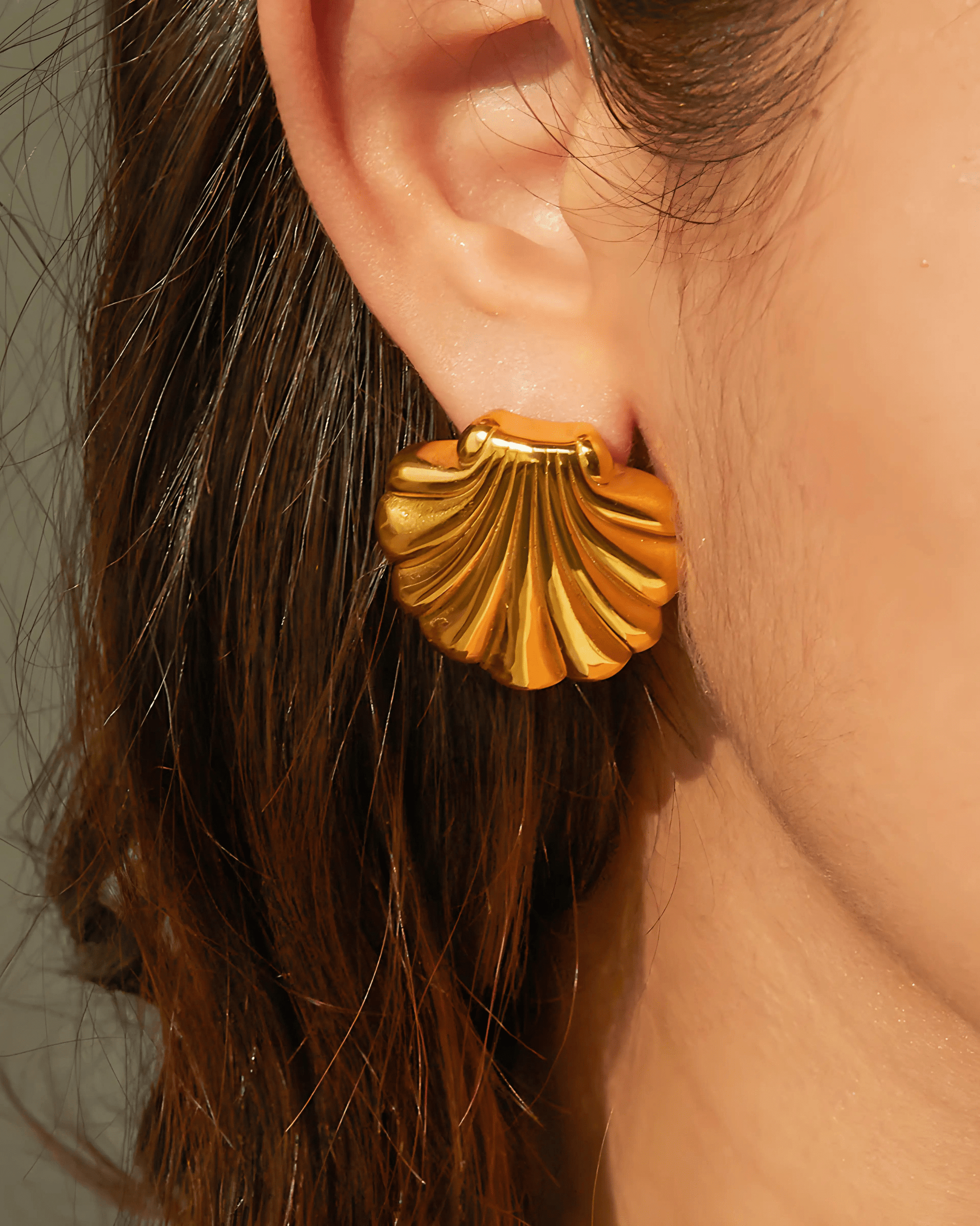 Gold Shell Stud Earrings - OUZELJewellery