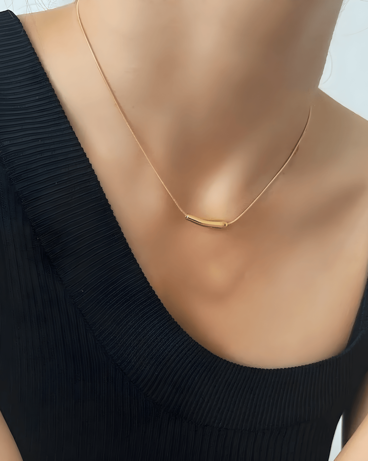 Gold Mini Curved Bar Necklace - OUZELJewellery