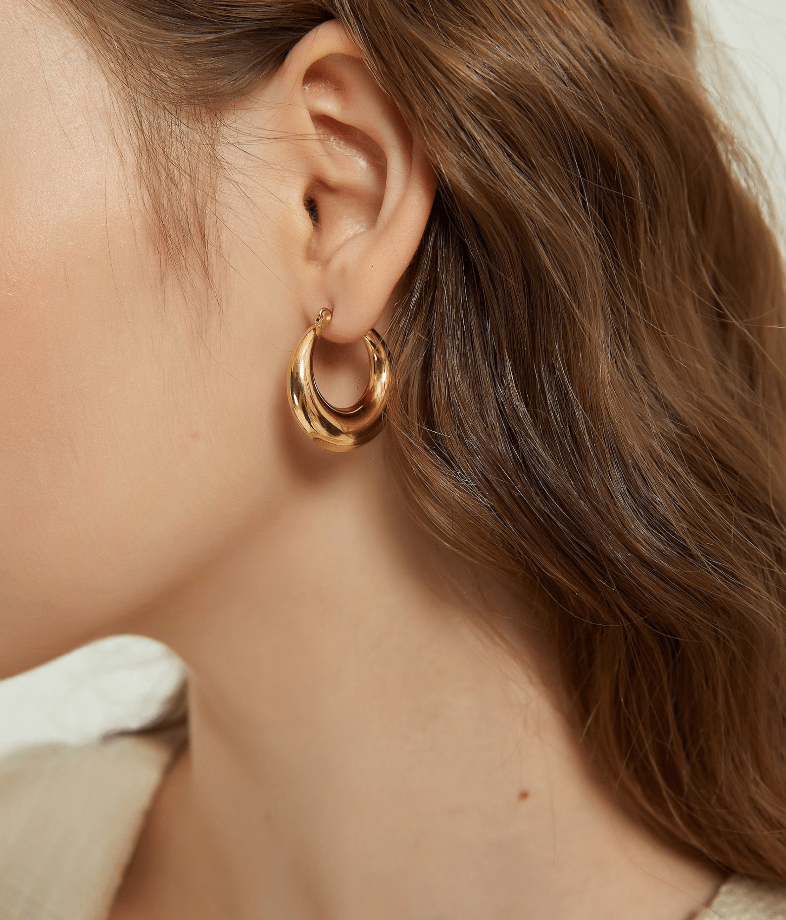 14K Gold Hoop Earrings 3 MM x 25 MM (Medium Size) – QUEEN MAY