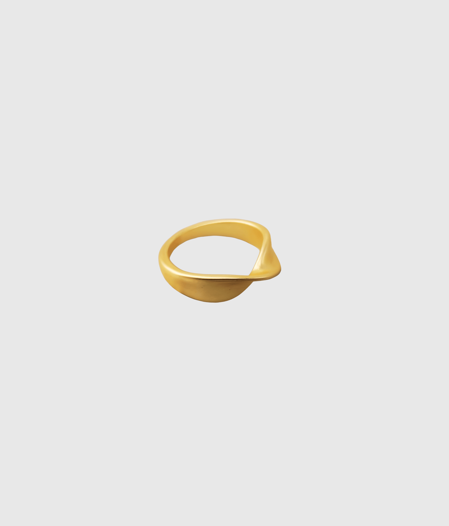 Gold Twisted Band Ring - OUZELJewellery